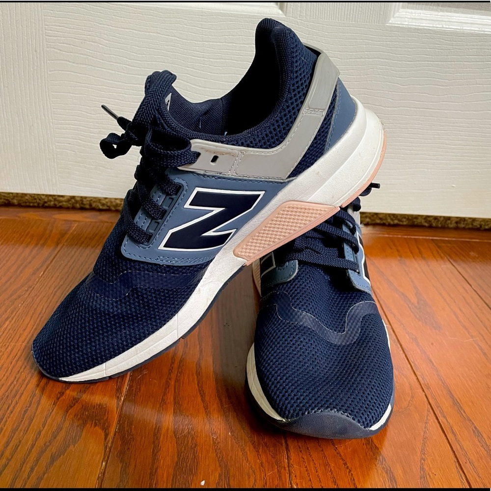 New Balance Women’s 247 Shoe